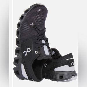 On Cloud X3 Womens Sneakers  Black/White Size 8.5 🌨🖤